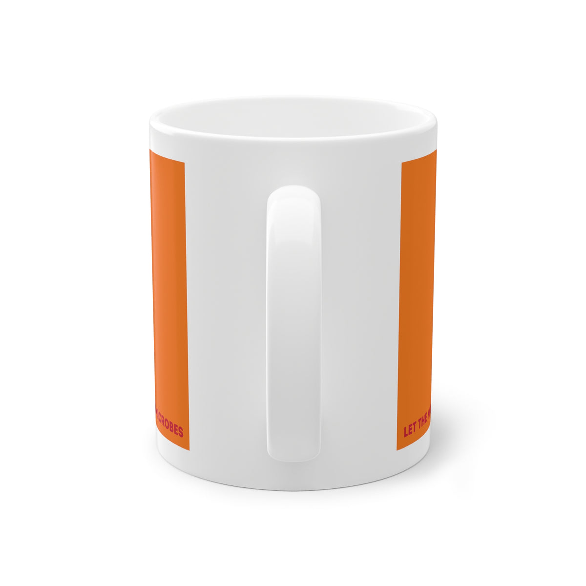 Rückansicht der Kefir Lover Keramiktasse mit weißer Oberfläche und seitlich sichtbaren orangefarbenen Druckflächen.