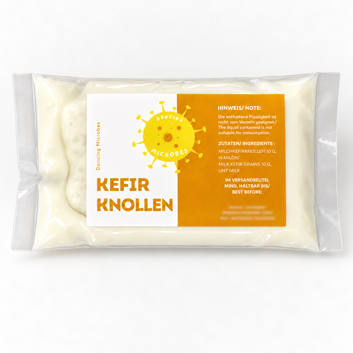 Frisch verpackte Milchkefirknollen von Dancing Microbes in einem transparenten Beutel mit orangefarbenem Etikett.
